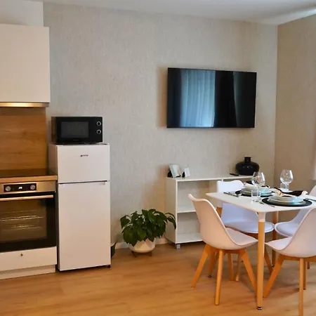 Rezidencia Opera Apartamento *